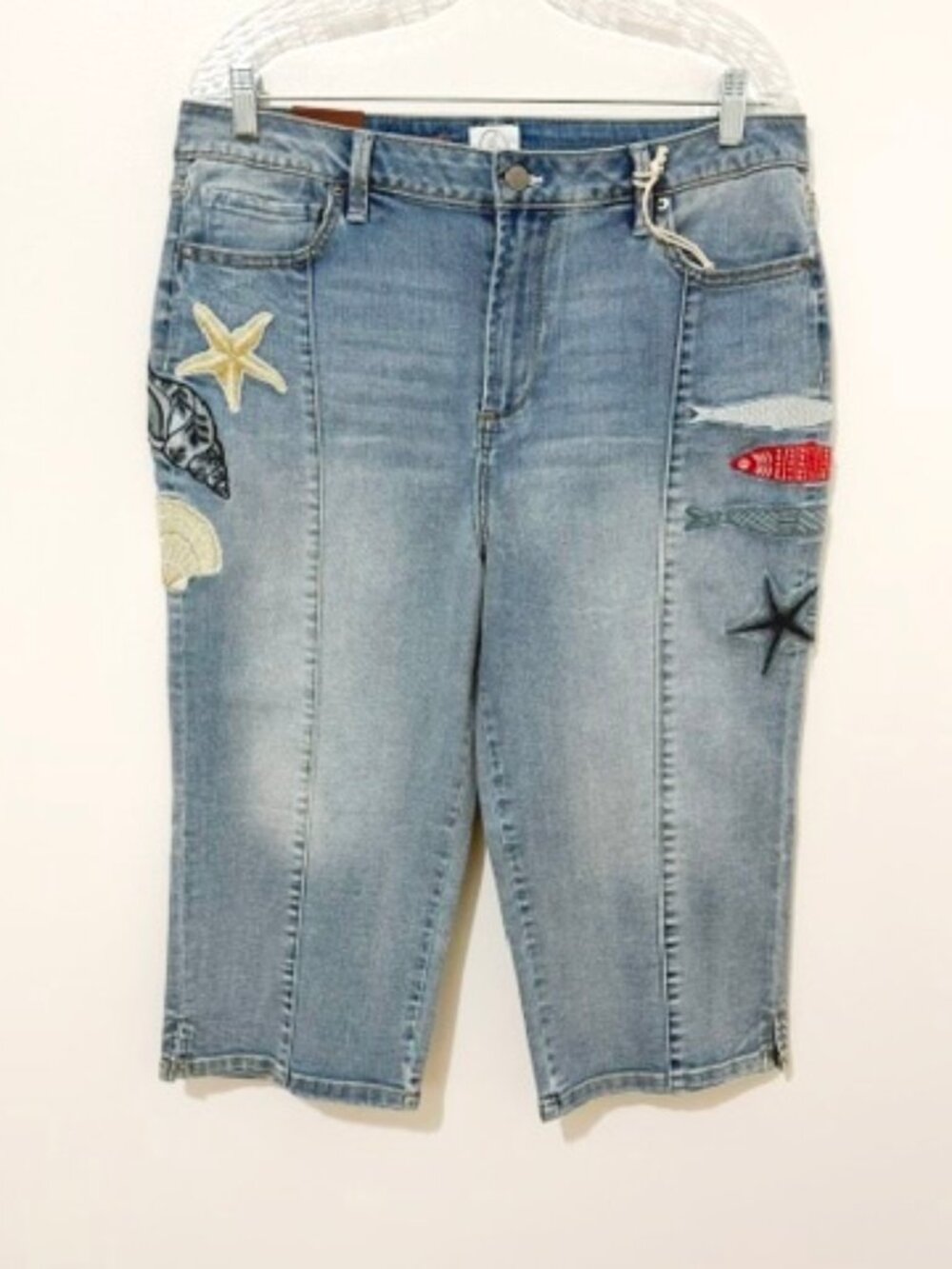 Driftwood Sami Clam Digger Capri Jeans Blue Embroidered Seaside Social 16